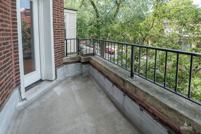 6111 S Eberhart Avenue, Chicago, IL 60637