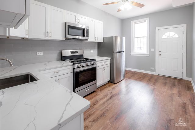 6111 S Eberhart Avenue, Chicago, IL 60637