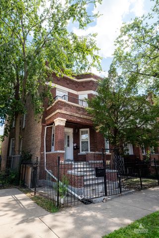 6111 S Eberhart Avenue, Chicago, IL 60637