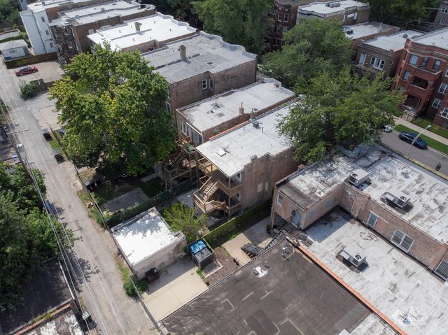 6111 S Eberhart Avenue, Chicago, IL 60637