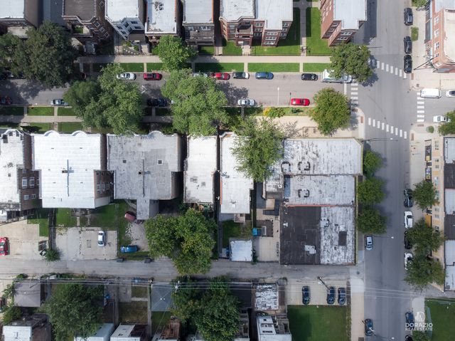 6111 S Eberhart Avenue, Chicago, IL 60637