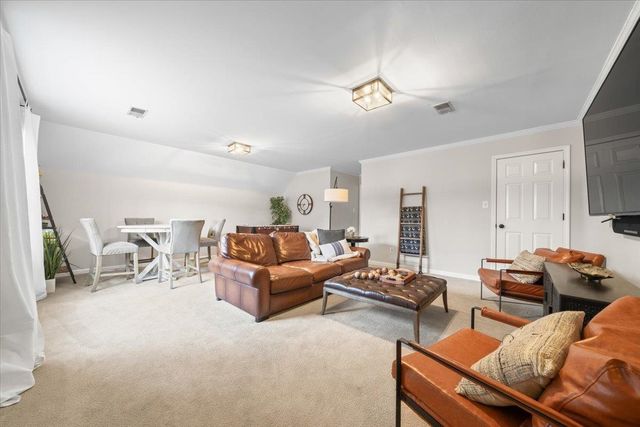 1863 BROOKSEDGE DR, Germantown, TN 38138