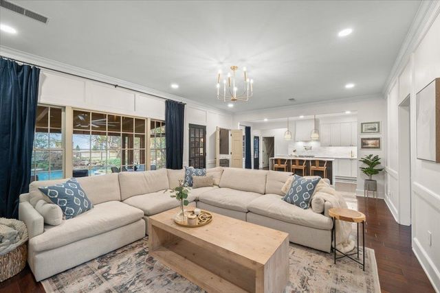 1863 BROOKSEDGE DR, Germantown, TN 38138