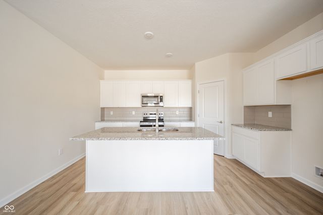 6204 Fairview Drive, Mccordsville, IN 46055