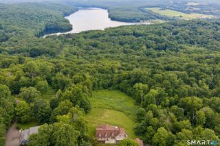 8 Horseshoe Ridge Road, Newtown, CT 06482
