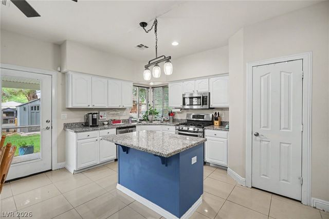 4904 Sunbrite Avenue, Las Vegas, NV 89130