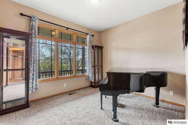8108 S 155th Avenue, Omaha, NE 68138