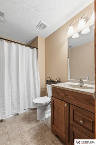 8108 S 155th Avenue, Omaha, NE 68138