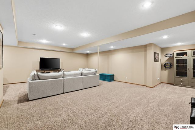 8108 S 155th Avenue, Omaha, NE 68138
