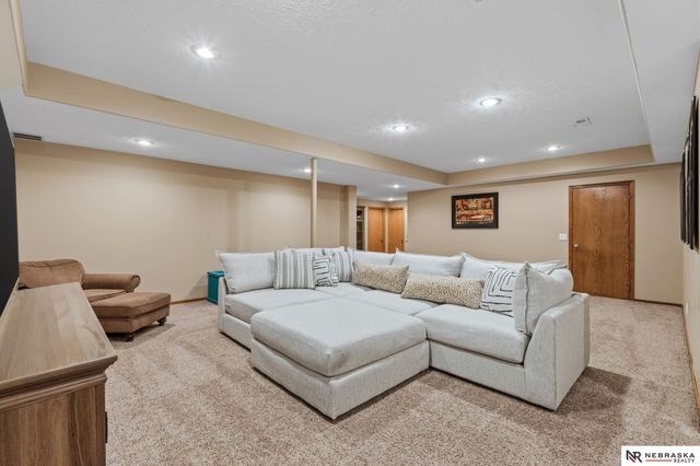 8108 S 155th Avenue, Omaha, NE 68138