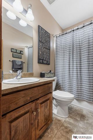 8108 S 155th Avenue, Omaha, NE 68138