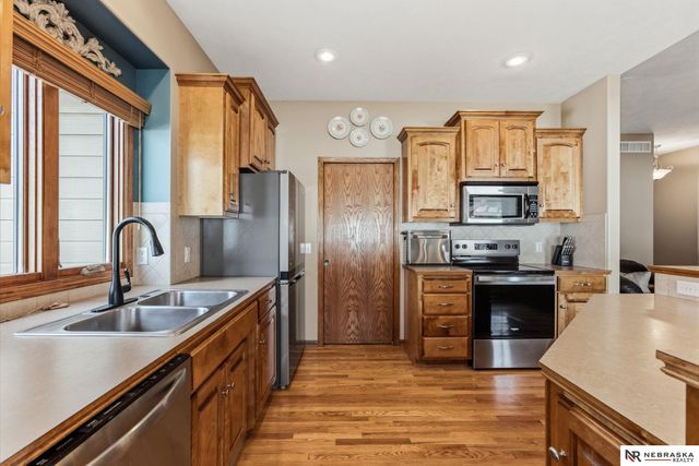 8108 S 155th Avenue, Omaha, NE 68138