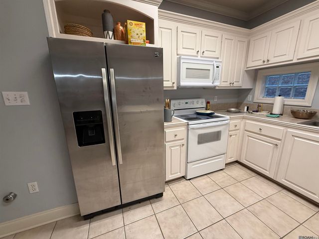 5545 Ducros Dr, Baton Rouge, LA 70820
