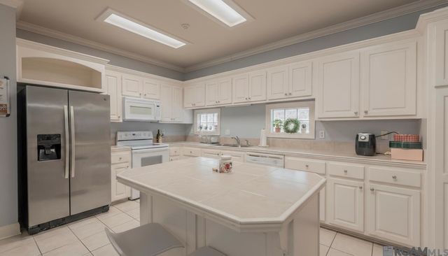 5545 Ducros Dr, Baton Rouge, LA 70820
