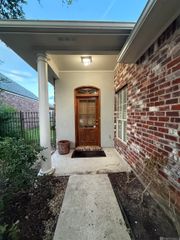 5545 Ducros Dr, Baton Rouge, LA 70820