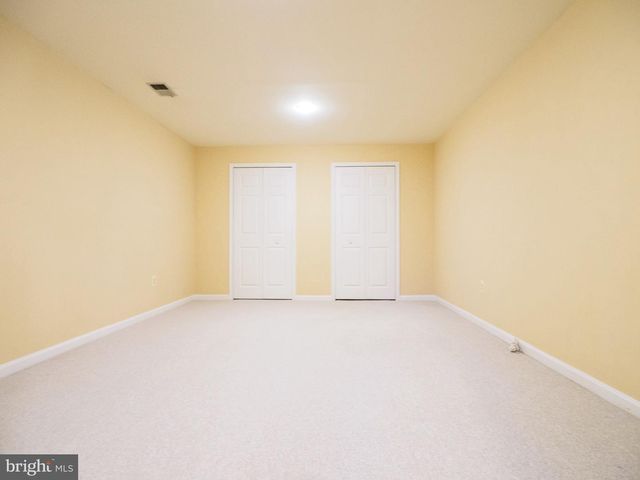 9614 LOCUST HILL DR, Great Falls, VA 22066