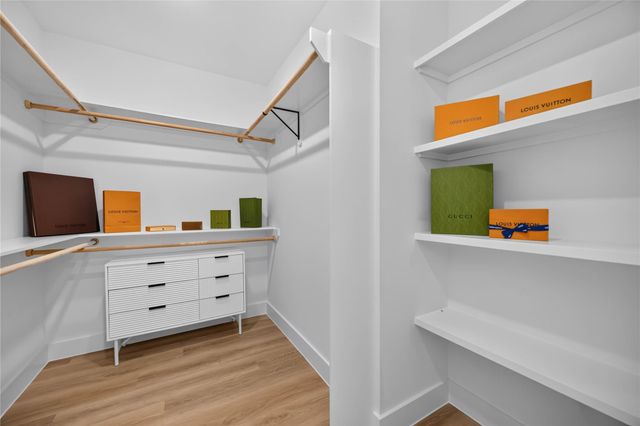 316 Walthall B, Houston, TX 77022