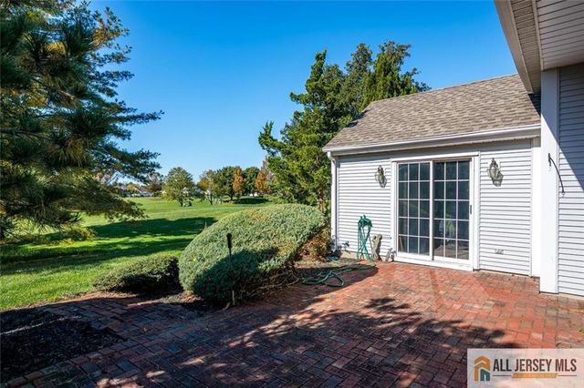 64 Winthrop Road, Monroe, NJ 08831