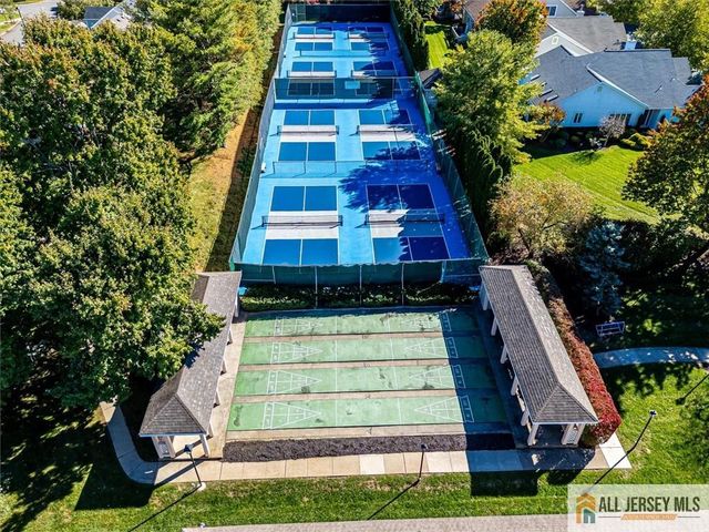 64 Winthrop Road, Monroe, NJ 08831