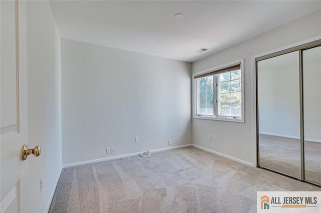 64 Winthrop Road, Monroe, NJ 08831