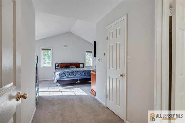 64 Winthrop Road, Monroe, NJ 08831