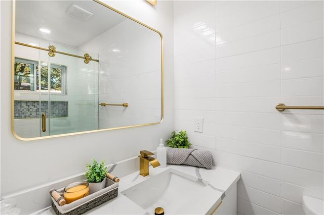 2377 Fontaine Circle, Decatur, GA 30032