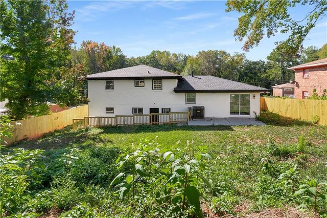 2377 Fontaine Circle, Decatur, GA 30032