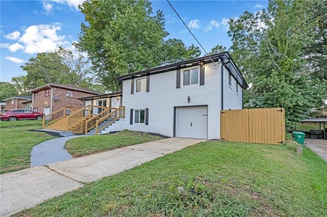 2377 Fontaine Circle, Decatur, GA 30032