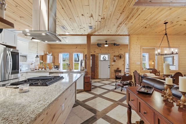 118 W Heath Street, Hico, TX 76457