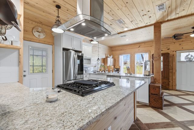 118 W Heath Street, Hico, TX 76457