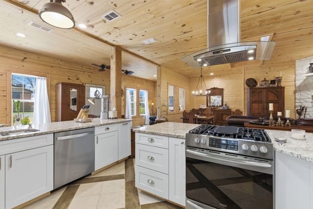 118 W Heath Street, Hico, TX 76457