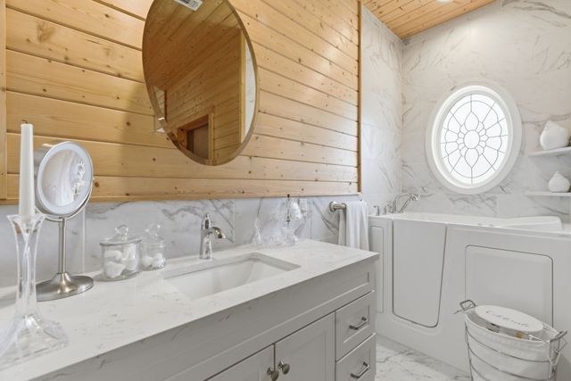 118 W Heath Street, Hico, TX 76457