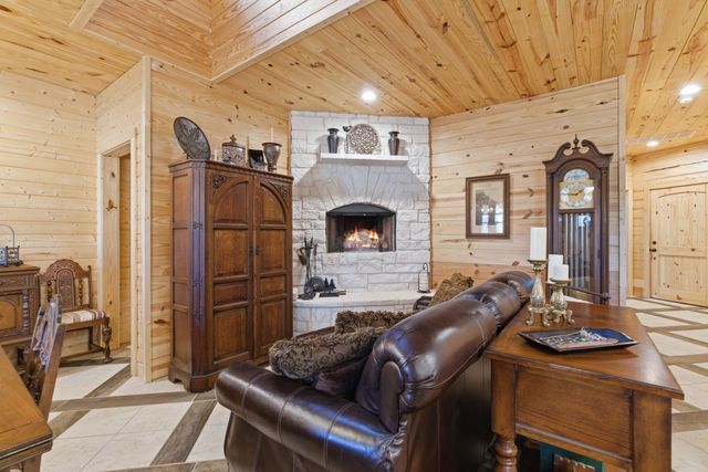 118 W Heath Street, Hico, TX 76457