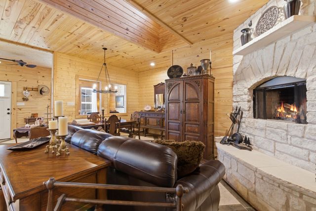 118 W Heath Street, Hico, TX 76457