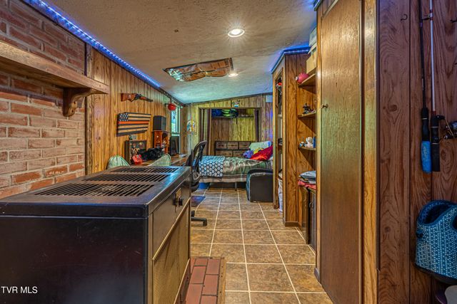 4432 Walker Mountain Road, Bristol, VA 24202