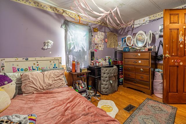 4432 Walker Mountain Road, Bristol, VA 24202