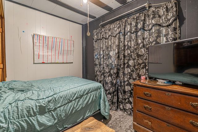 4432 Walker Mountain Road, Bristol, VA 24202