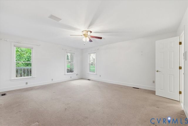 4727 Rieves Pond Dr, Chester, VA 23831