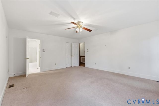 4727 Rieves Pond Dr, Chester, VA 23831