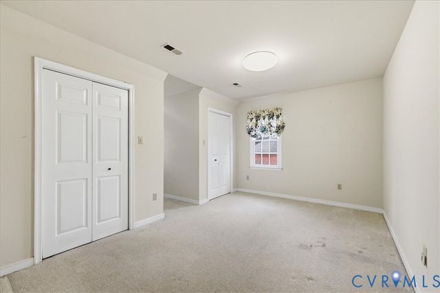 4727 Rieves Pond Dr, Chester, VA 23831