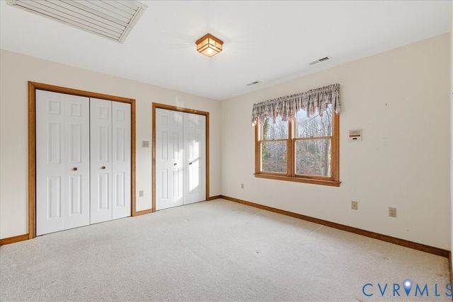 4727 Rieves Pond Dr, Chester, VA 23831