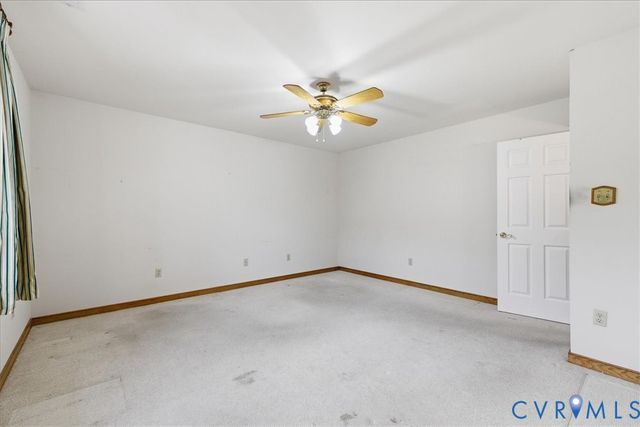 4727 Rieves Pond Dr, Chester, VA 23831