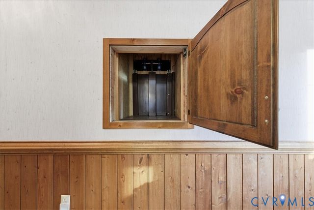 4727 Rieves Pond Dr, Chester, VA 23831