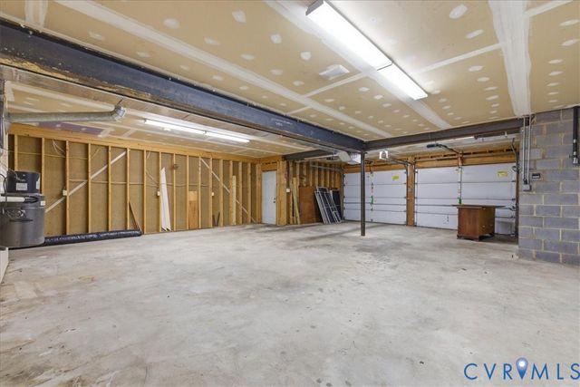 4727 Rieves Pond Dr, Chester, VA 23831