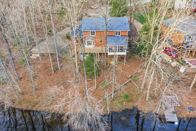 4727 Rieves Pond Dr, Chester, VA 23831