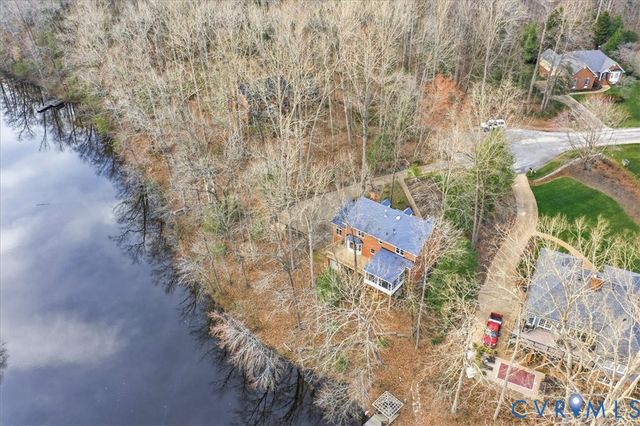 4727 Rieves Pond Dr, Chester, VA 23831