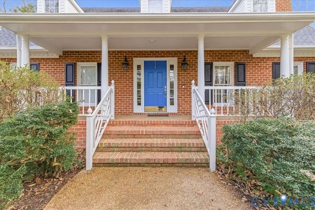 4727 Rieves Pond Dr, Chester, VA 23831