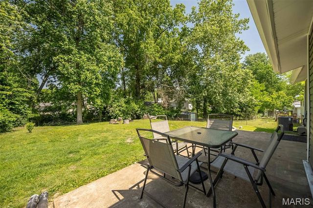 935 Loretta Drive, Arnold, MO 63010