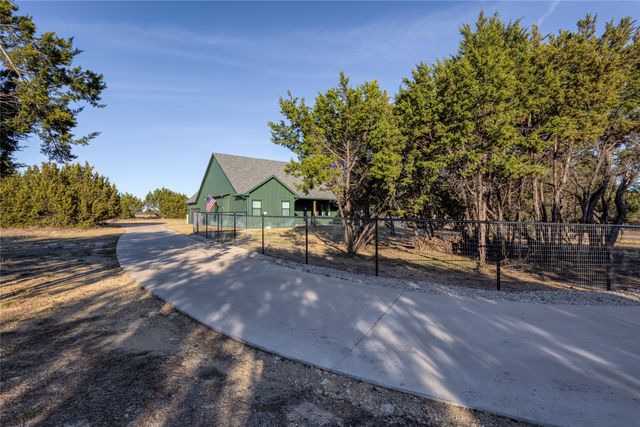 301 Sharla Smelley Road, Weatherford, TX 76088