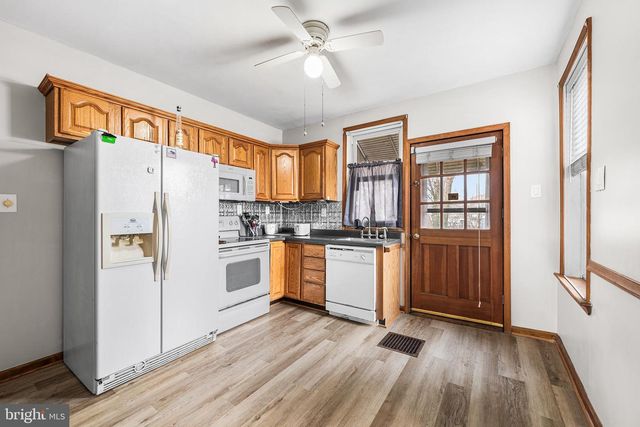 12 PLAZA ST, Marcus Hook, PA 19061